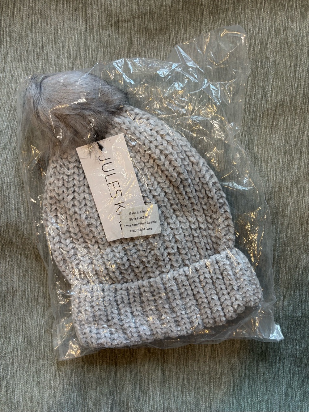 Jules Kae Knit Pom Beanie in Light Gray